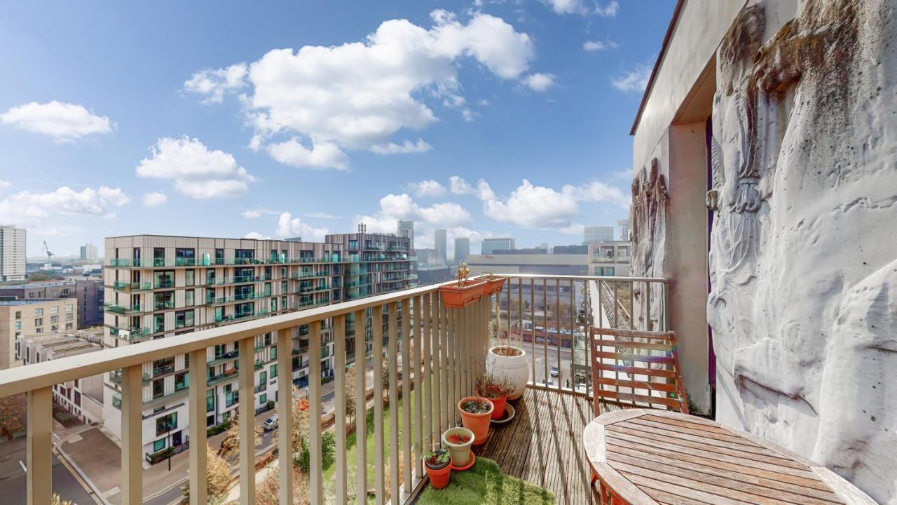 Lovely 2 Bedroom Flat With Balcony In Stratford Londres Exterior foto